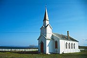 Die Nesseby kirke am Varangerfjorden